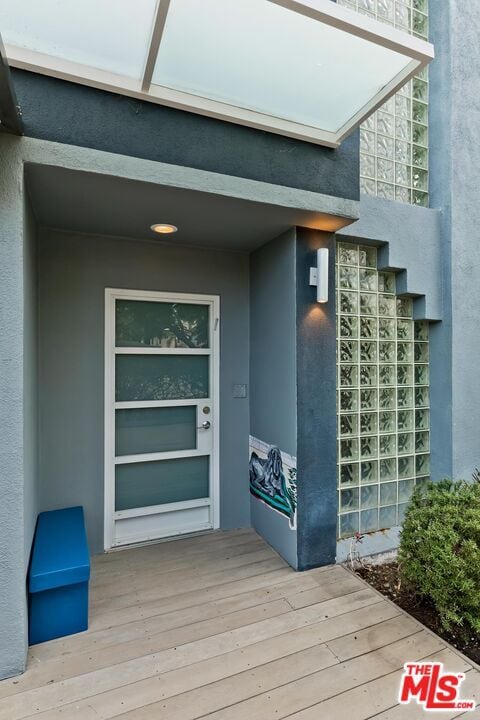 Building Photo - 2329 Wilson Ave