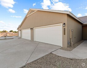 Building Photo - 4028 Apache Pine Pl