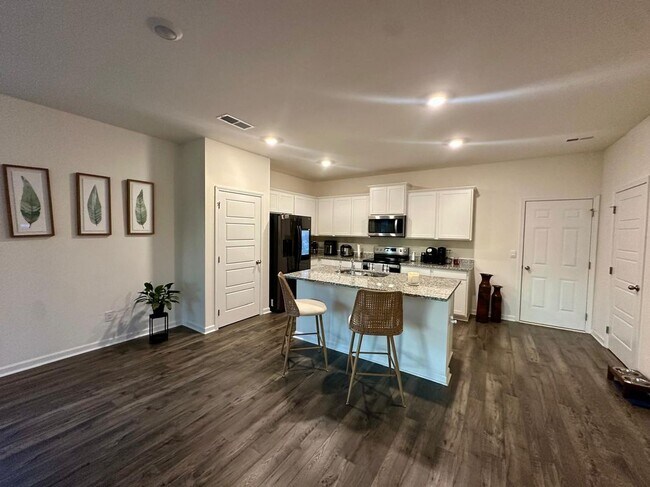 Foto del edificio - 608 Gray Br Ct