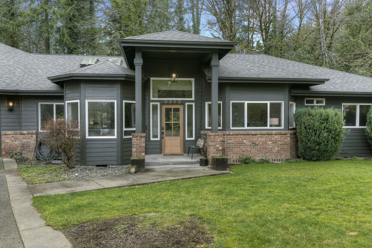 Primary Photo - 3312 40th Ln NW