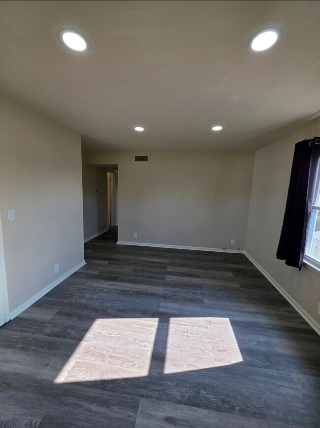 Foto del edificio - 4839 W Lynndale Ave