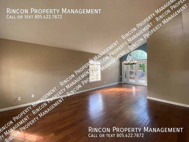 Building Photo - Woodside Cottages Ventura *4 Bedrooms/3 Ba...