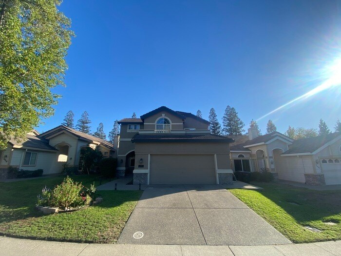 Foto principal - MOVE IN SPECIAL!!! Amazing 4 bed 2 bath ho...