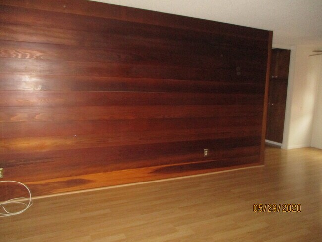 Building Photo - 3985 Riviera Dr