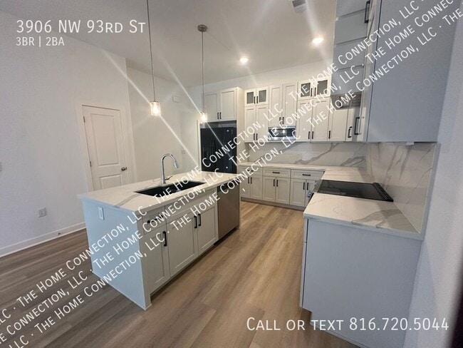 Building Photo - 3906 NW 93rd St