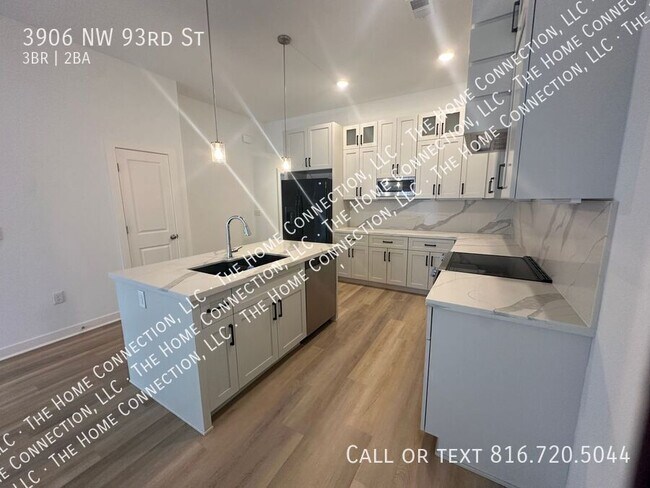 Foto del edificio - 3906 NW 93rd St