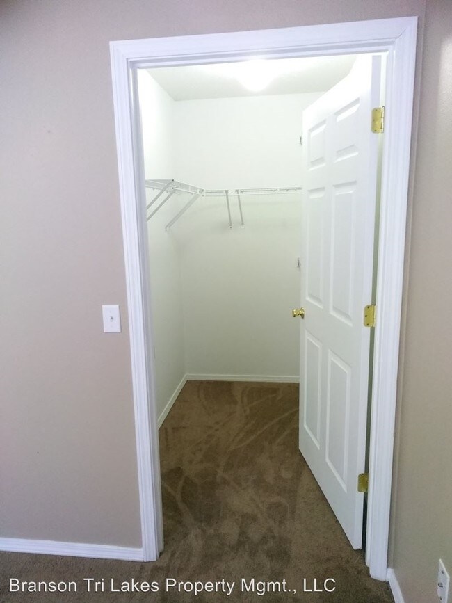 Building Photo - 170 Scholars Ct