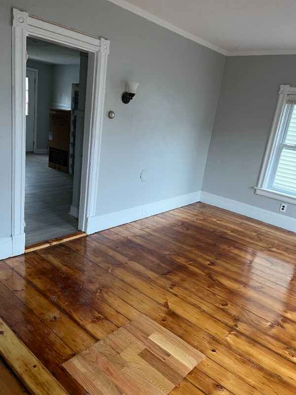 Building Photo - 77 Kinsman St