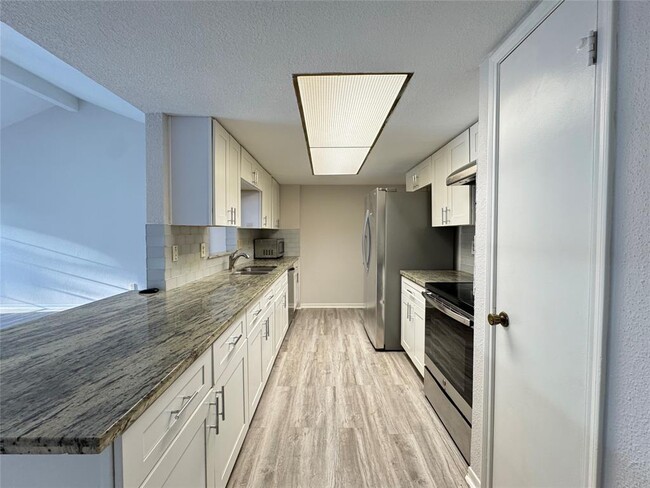Building Photo - 2202 Windy Meadow Dr