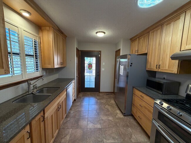 Building Photo - Beautiful Luxury 2 Bedroom Townhome Available in Corrales!