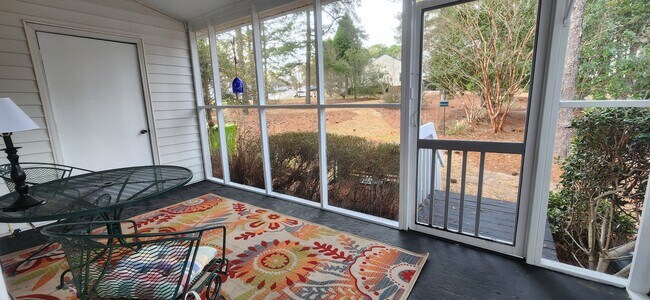 Foto del edificio - 93 N Lake Pointe Dr