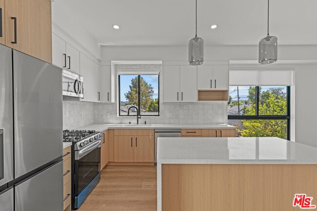 Building Photo - 5839 Kester Ave