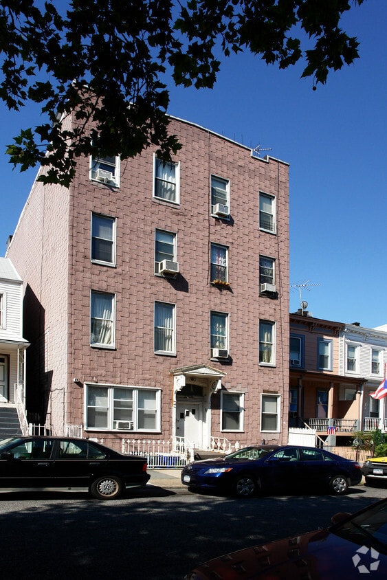 Building Photo - 268 17th St