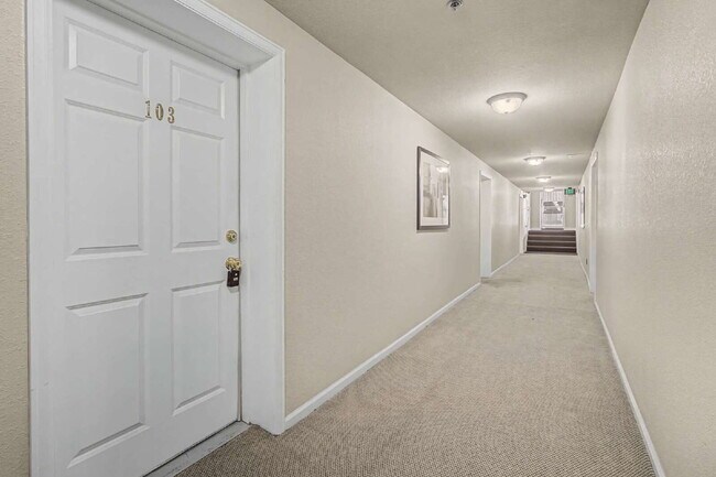 Foto del edificio - Adorable Studio in 1909 Building! Heart of Capitol Hill