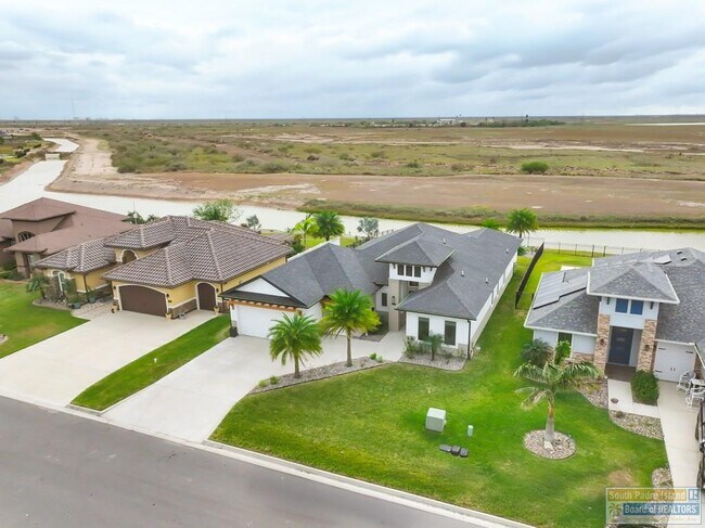 Foto del edificio - 100 Torrey Pines Dr