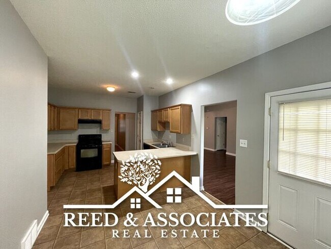 Building Photo - Just Minutes Away from Shelby Farms!