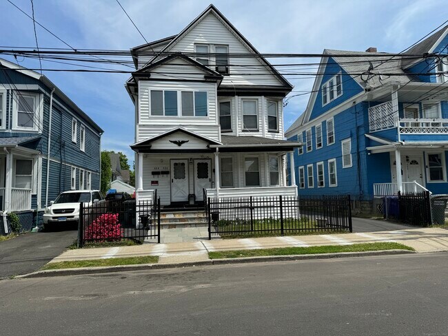 Foto del edificio - 532 Carroll Ave