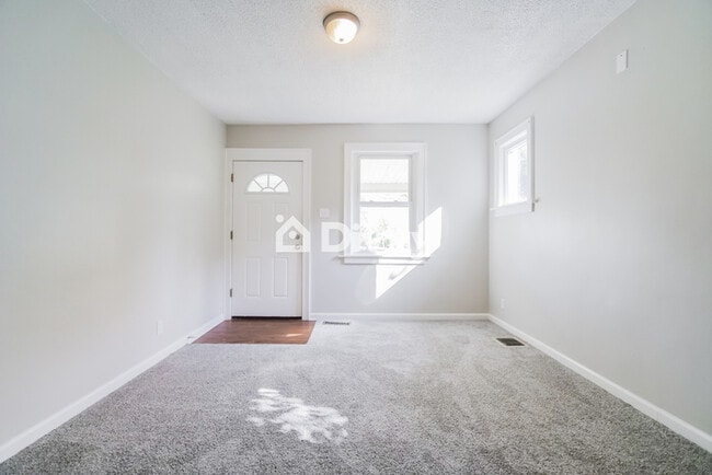 Building Photo - 2538 Canton Rd, Akron, OH 44312
