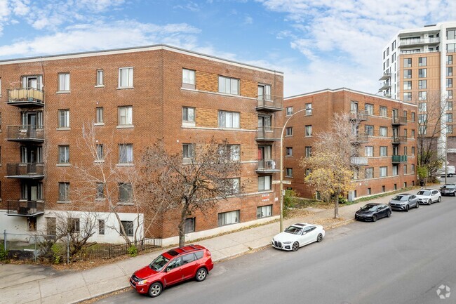 Building Photo - 5545 Ch De La Côte-Saint-Luc