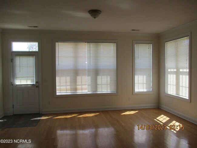 Foto del edificio - 1052 Stonebridge Ln