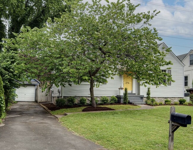 Building Photo - Welcome to your perfect rental in the hear...