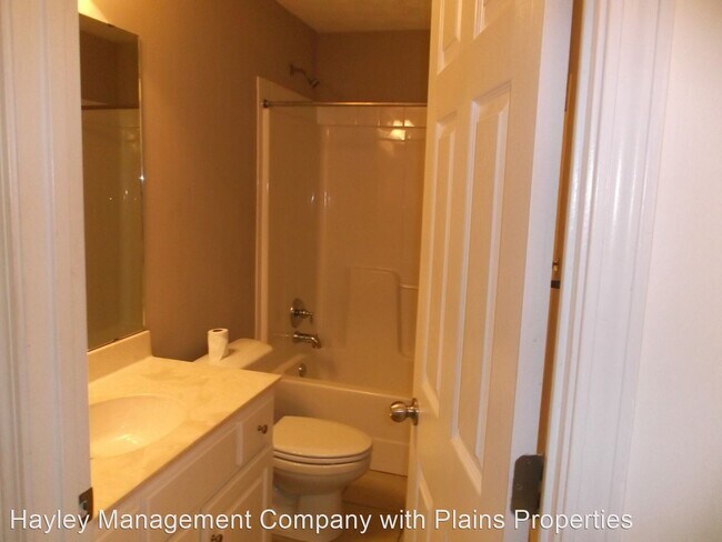 Building Photo - 3 br, 2 bath House - 106 Oak Park Drive