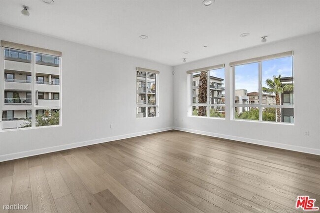 Foto del edificio - 3 br, 2 bath Condo - 12526 W Fielding Cir ...