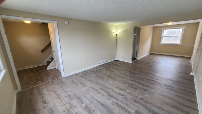 Large Living Room - 5761 Glendale Dr