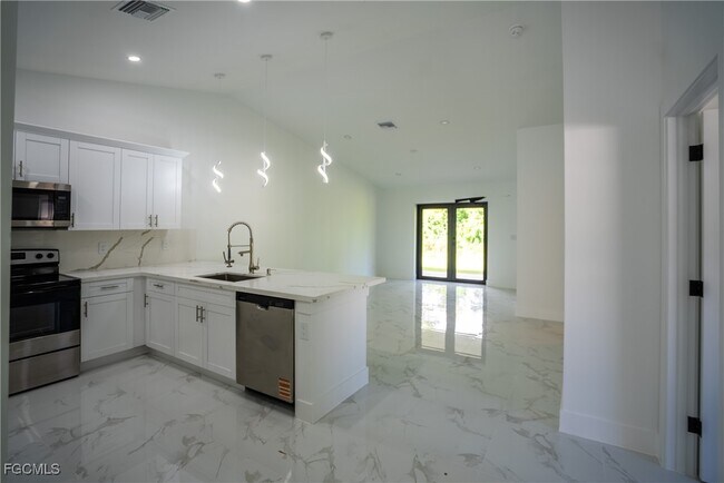 Foto del edificio - 4935 Leonard Blvd S