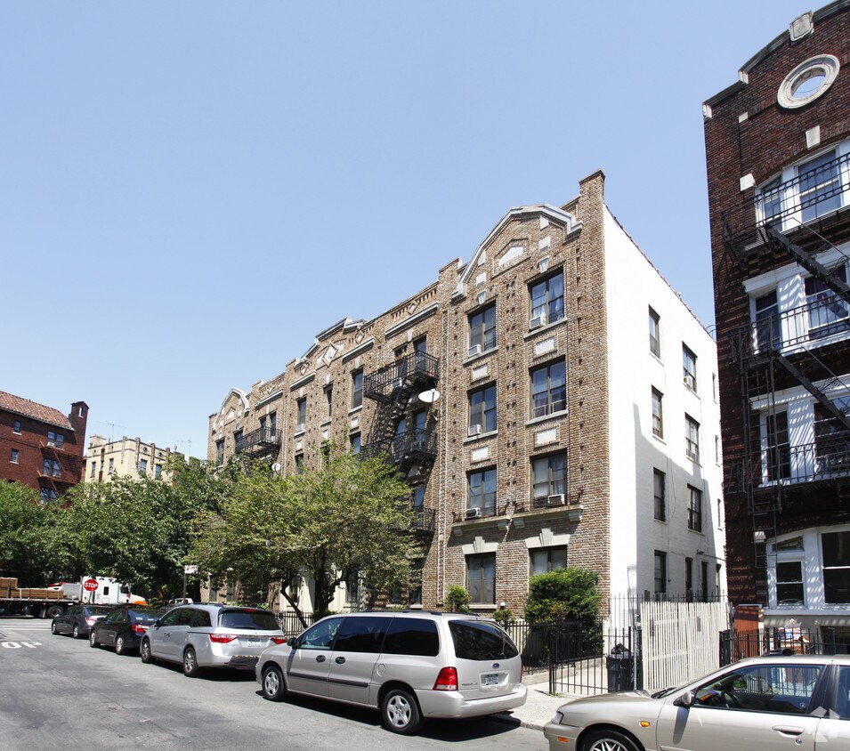 Building Photo - 1702 Caton St