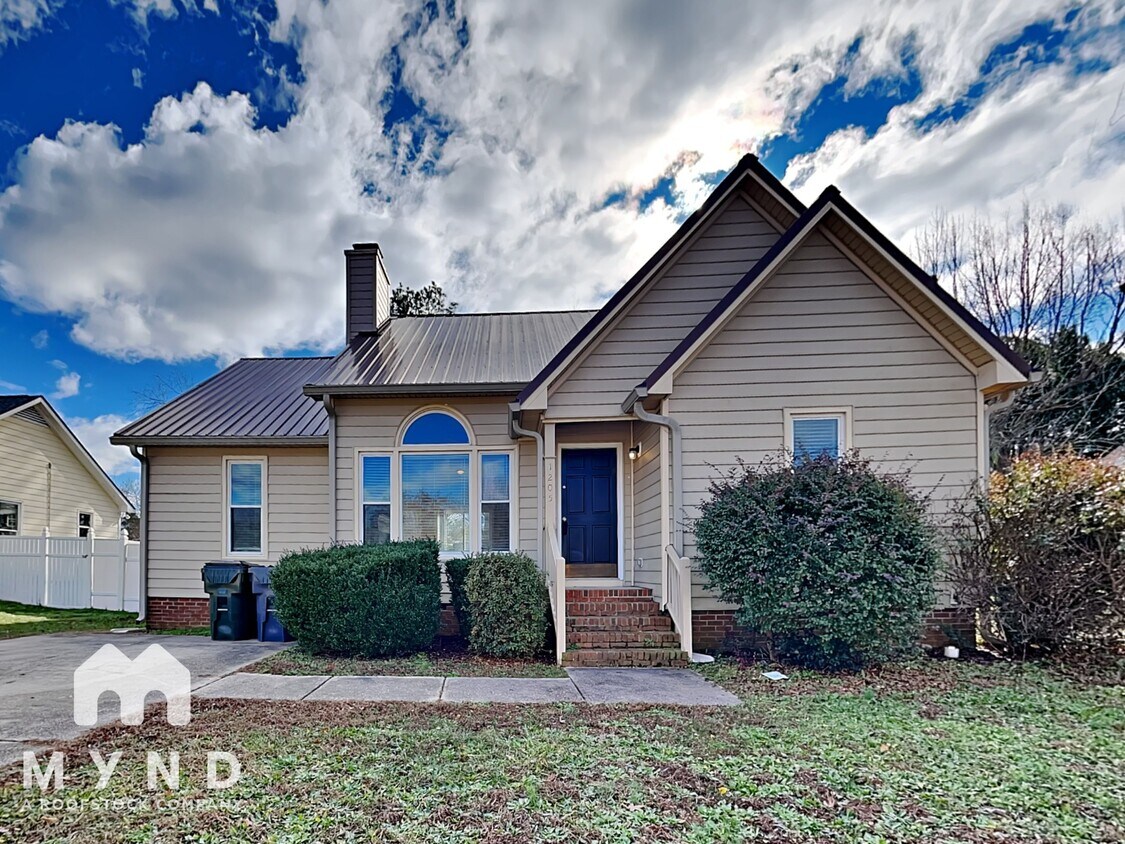 Foto principal - 1205 Spruce Dr