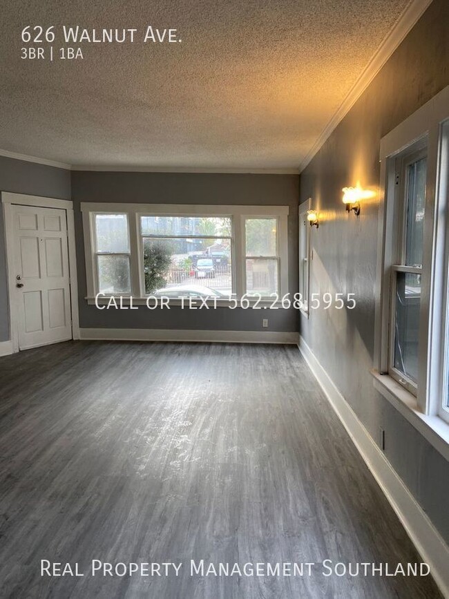 Building Photo - 3 Bedroom Apartment