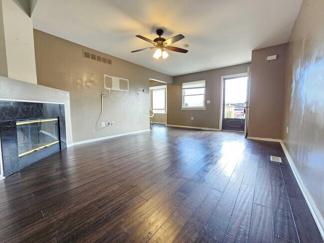 Foto del edificio - 2011 Vine Way Dr