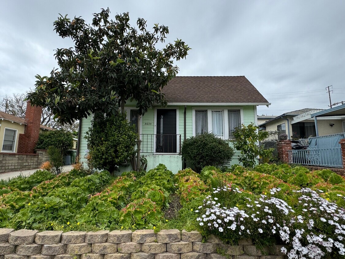 Foto principal - 3635 Greenfield Ave