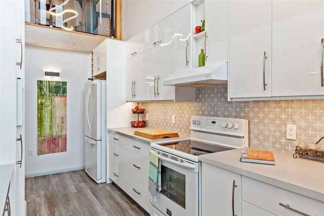 Building Photo - 44276 Bayview Rd