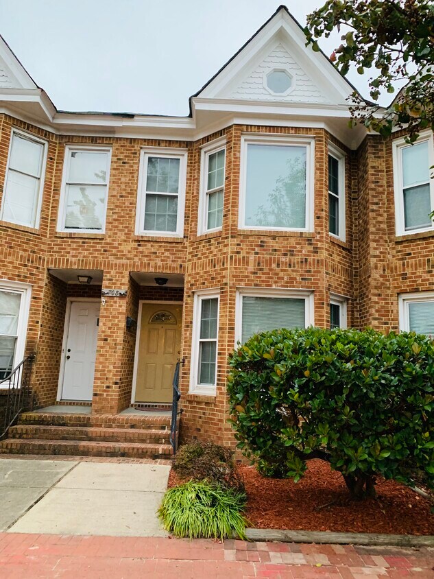 Primary Photo - 708A South St