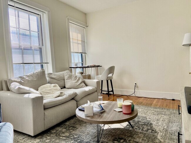 Foto del edificio - 97 West Cedar St