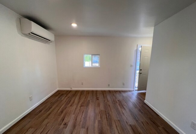 Foto del edificio - 947 Woodmere Ave