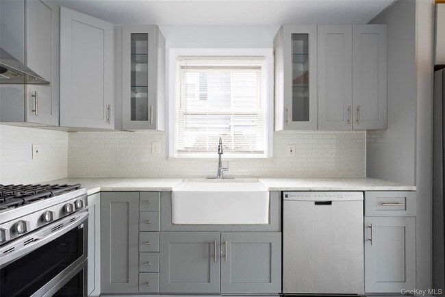 Building Photo - 67 S Grand Ave