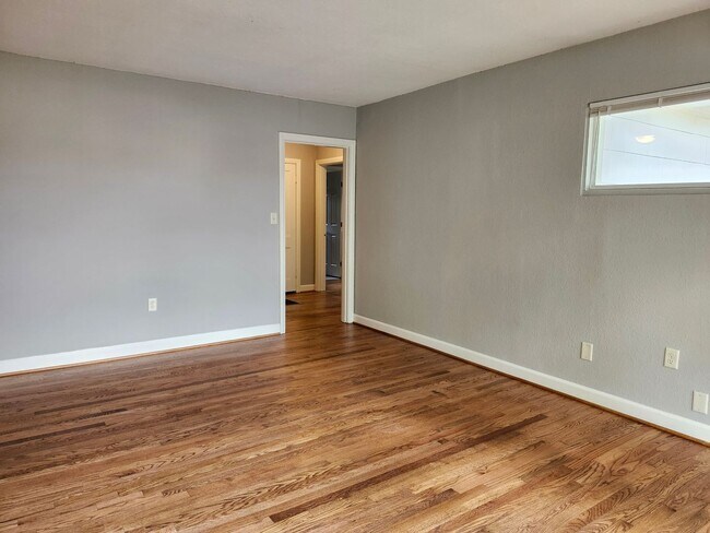Foto del edificio - Coming In October -  4 bedroom 2 bath home...