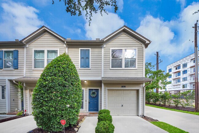 Foto del edificio - 943 W Heights Hollow Ln