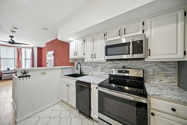 Building Photo - 224 48th St