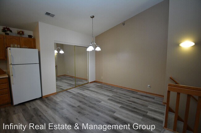 Building Photo - 2 br, 1 bath House - 1915 Deerhaven Ln NE # 6