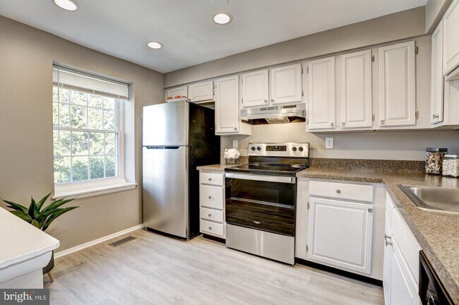 Building Photo - 19553 Twinflower Cir