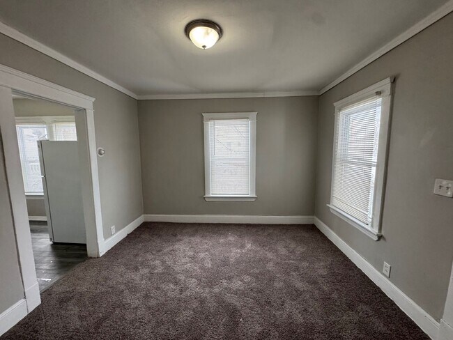 Foto del edificio - 2841 E 127th St