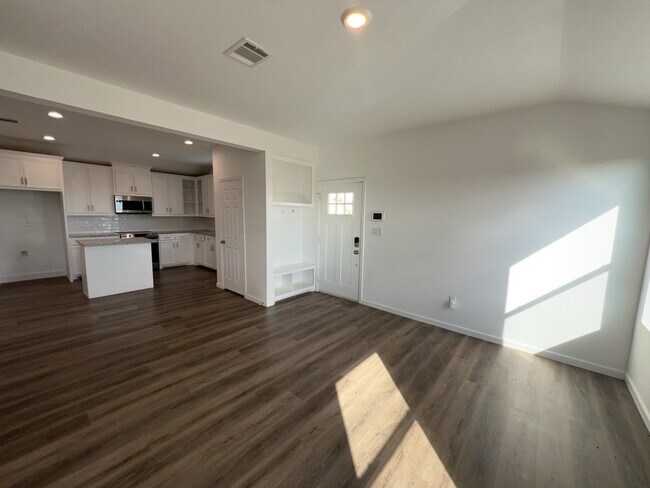 Foto del edificio - 695 Rd 5707