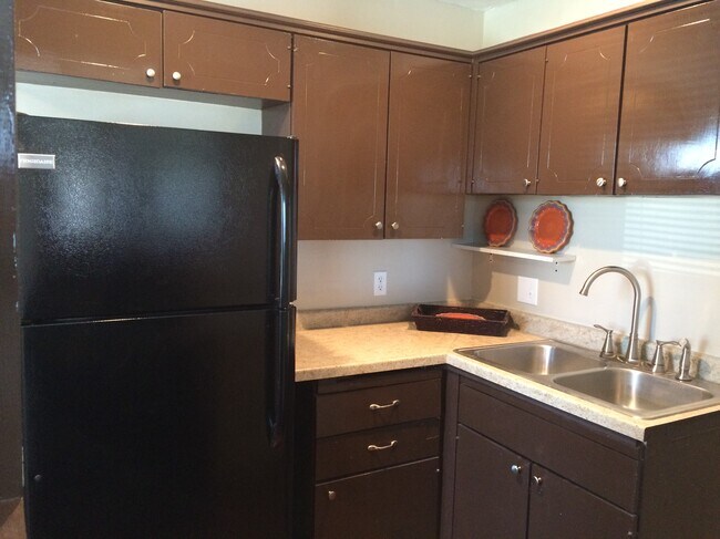 Foto del edificio - 3853 Wilkes Ave
