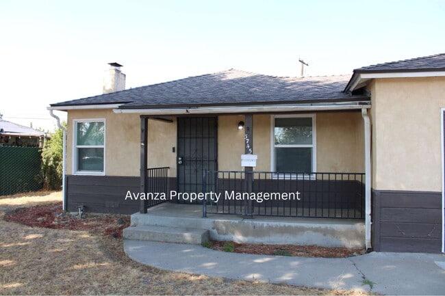 Building Photo - Fresno Mayfair District - 4 Bedroom Home  1 Year Lease