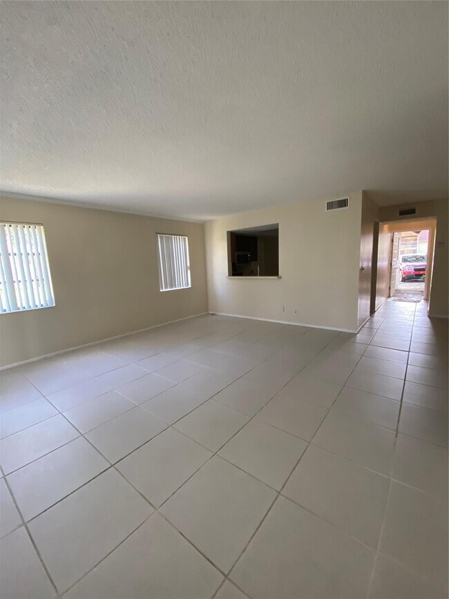 Building Photo - 3340 Beau Rivage Dr