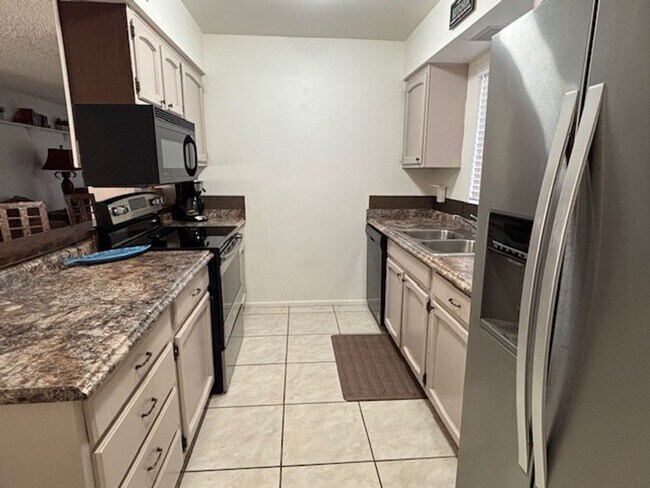 Foto del edificio - 3 Bedroom - 2 Bath Pool Home
